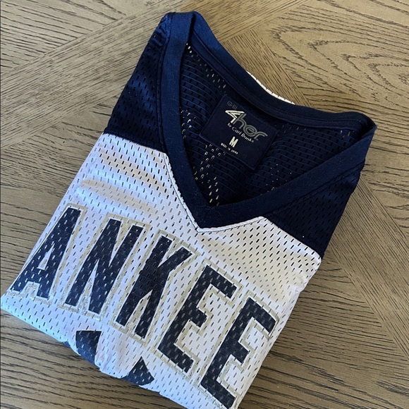 Women’s Mesh Yankees Jersey - Picture 9 of 11